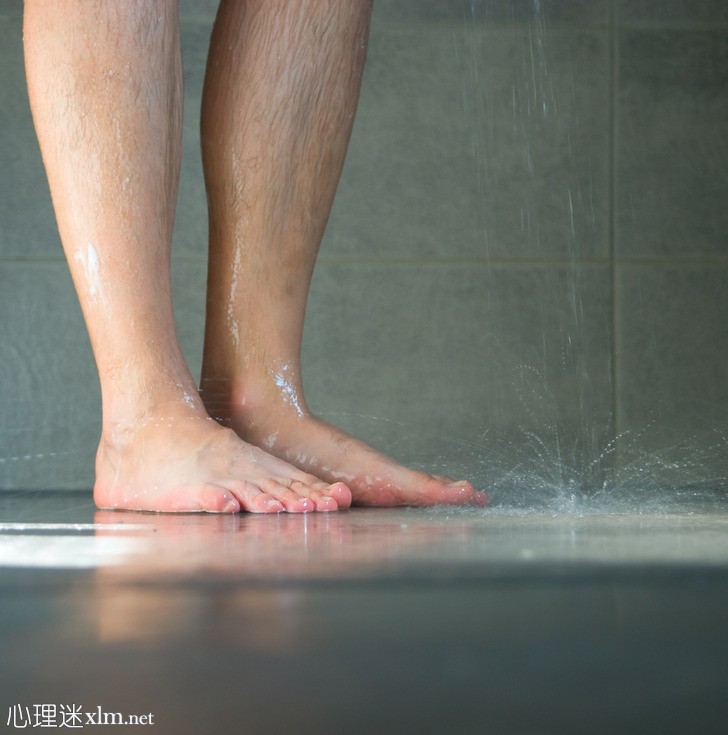 科学表明，为什么在淋浴时小便可能不是一个好主意