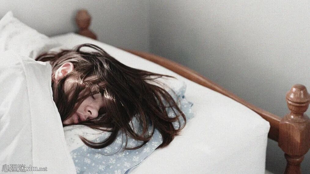 你有情感创伤的5种迹象(以及如何治愈)