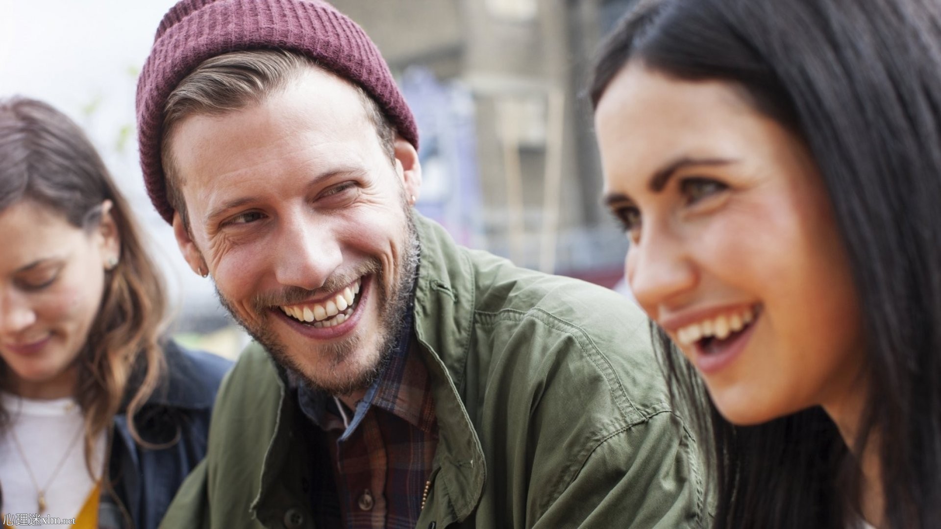 有人喜欢你却不敢承认的7种迹象